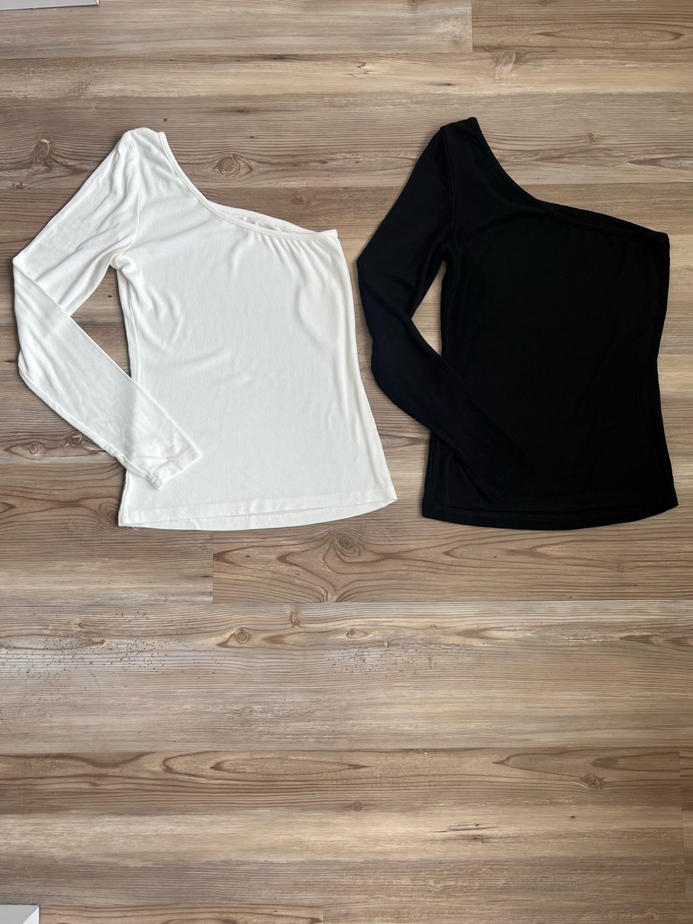 Women’s set of One-Shoulder Long Sleeve Tops - Black and White